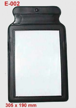 Flat, light and powerful magnifier (Fresnel Lens ) enhances enjoyments of reading with black holding frame. It is easy to insert into the phone index [育勝企業有限公司]