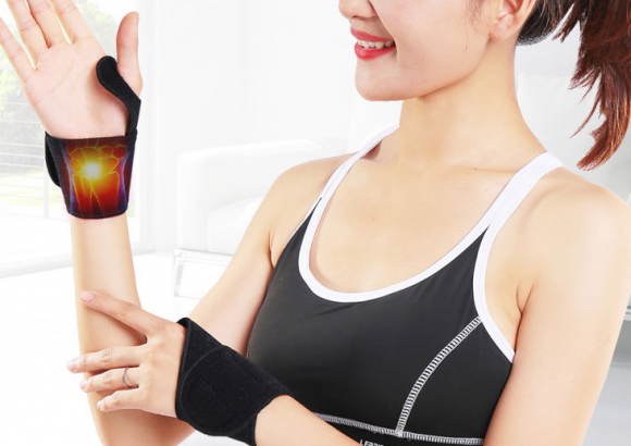  上善FIRTEK遠紅外線護腕利用能量鍺及多種天然優質礦石發出的遠紅外線8~12um遠紅外線上善FIRTEK遠紅外線護腕對手腕關節的保健與緩腕壓力與不適，給萬能雙手溫暖支持。(FIR能量光)，上善FIRTEK遠紅外線護腕對手腕關節的保健與緩腕壓力與不適，給萬能雙手溫暖支持。[上善行銷貿易有限公司]
