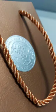 關於彩色貼紙印刷……銅板貼紙/模造貼紙/PP合成紙貼紙/透明貼紙/牛皮紙貼紙/銀面/易碎貼紙