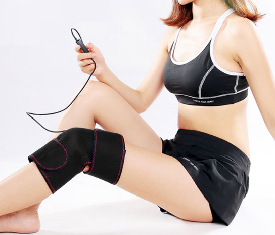 「禾康遠紅外線電熱護膝」採用石墨稀製成，具顯著熱滲透力，能對人體細胞產生溫控和共振效應，提升深層組織溫度，即時暢通氣血循環，改善關節活動能力。[上善行銷貿易有限公司]